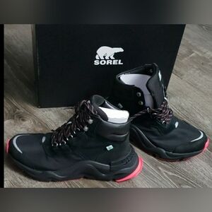 NWT Sorel Kinetic RNEGD Conquest Waterproof Insulated Boots Sz 9 Black/Laser Red